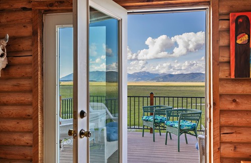 Island Park Cabin | KABINO: Dog Friendly, Yellowstone, Trails