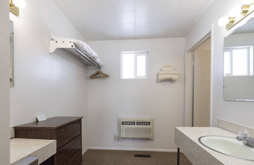 Frontier House | KABINO: Fossil Butte Motel #10 2QueenBeds A/C Mini Fridge Microwave Cable Wifi