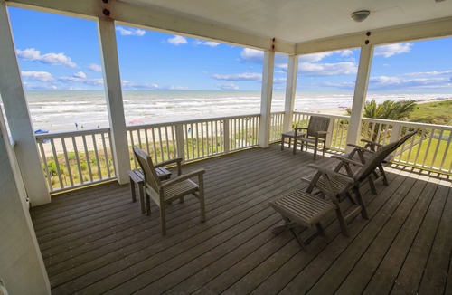 Beachside Village Cottage | Kathie's Beachfront Kottage by Ryson Vacation Rentals