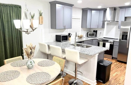 Atlanta University Center House | Katie Mae’s Downtown Retreat