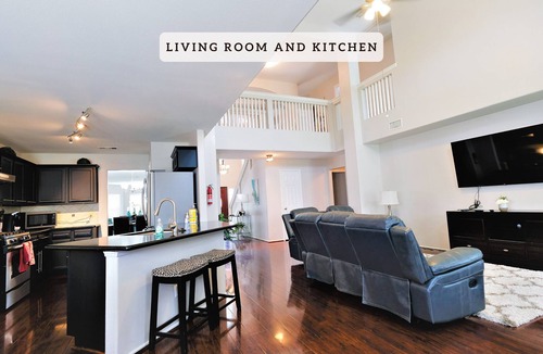 Barker House | Katy-GRAND TEXAS SIZE HOUSE- 6 bedrooms-14 beds