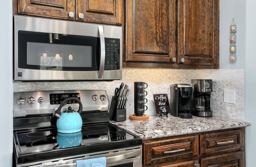 Clear Lake Shores House | Kemah Baydreaming! Near Kemah Boardwalk!