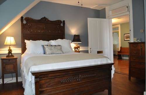 Jefferson Bed & Breakfast | Kennedy Manor B&B