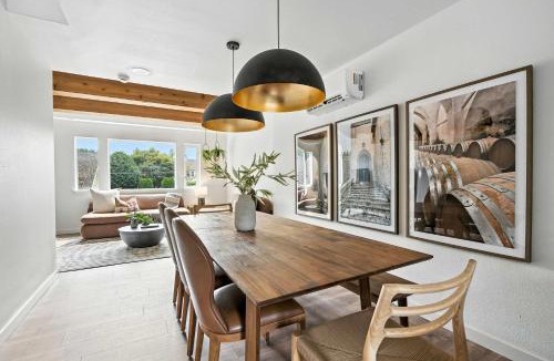 Kerns House | Kerns 6BR - New Spanish Style Group Stay