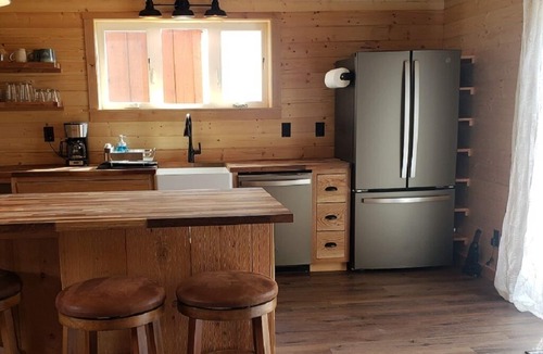 Babb Cabin | Kia'a'yo Bear Cabin - Modern Cabin - 15 Min to Glacier East Entrance