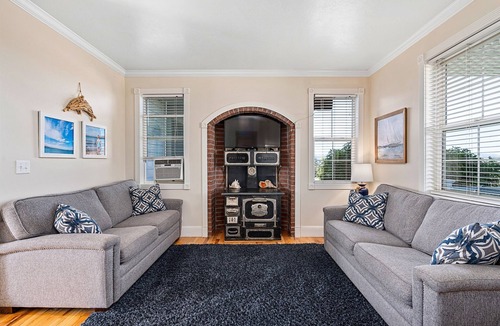 Dingle House | Kids Love Our Home-10 miles Bear Lake North Beach