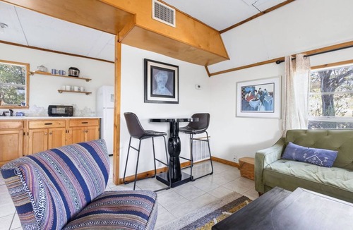 San Marcos Cottage | Kind Of Blue - A Hill Country Cottage