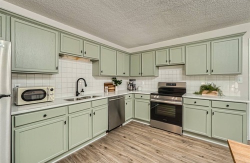 Shannon Park Apartment | King Bed & Fire-pit in Central Charlotte
