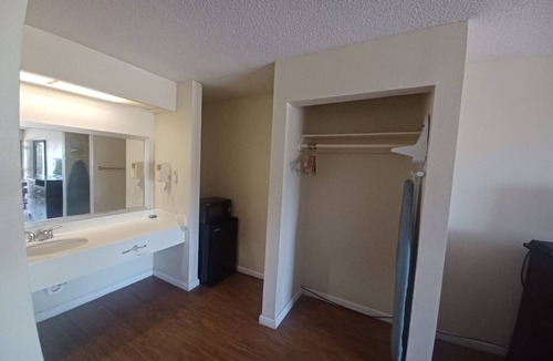Port Lavaca Apartment | King Bed Non-Smoking