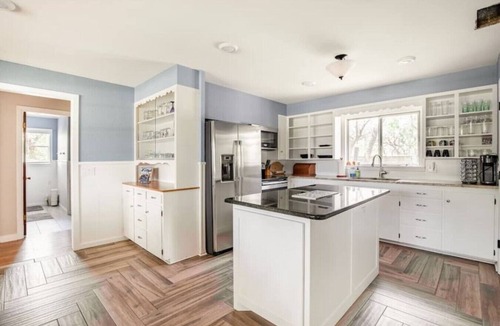 New Braunfels House | King Bed + Private Pool | Sleeps 8 | Minutes to Schlitterbahn
