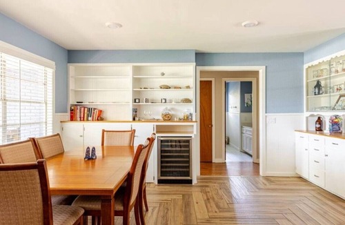 New Braunfels House | King Bed + Private Pool | Sleeps 8 | Minutes to Schlitterbahn
