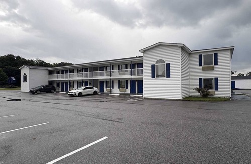 Hampton Apartment | King Bed|Smoking|Hampton