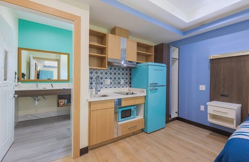 George Bush Park/Eldridge Apartment | King Bed with Kitchenette Non-Smoking