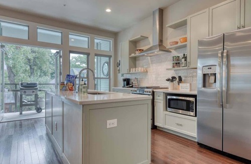 Southtown House | King William/Southtown Luxury Group Rental