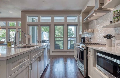 Southtown House | King William/Southtown Luxury Group Rental