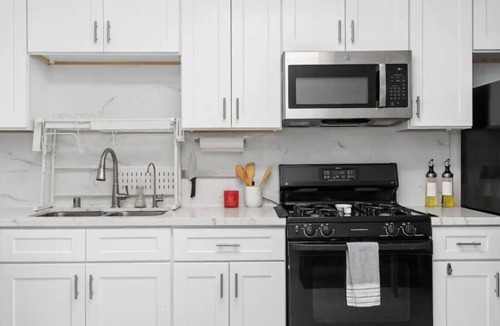 Braeswood Place House | KingBeds Sleeps 10+Mins to NRG Stadium