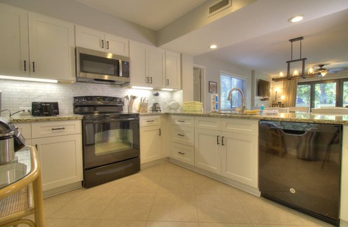 Arcadian Shores Condo | Kingston Plantation 3BR/2BA | Balcony Views, 2 Pools, On-Site Dining, Near Beach & Attractions
