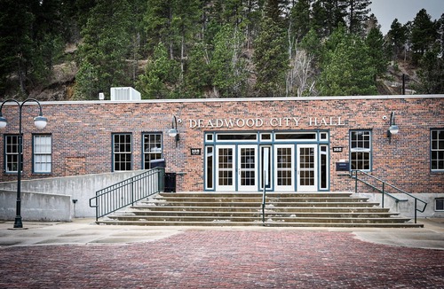 Sturgis Cabin | L.C. Cabin