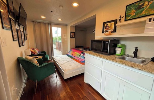 Medicine Park House | L2 Village Vista SkyStack—Rooftop Patio View Sleeps 7