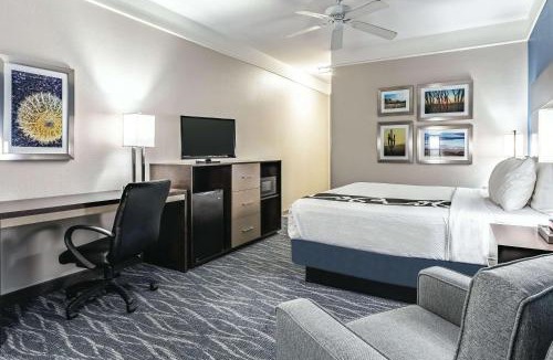 Estrella Village Hotel | La Quinta by Wyndham Phoenix I-10 West