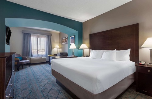 Columbus Hotel | La Quinta Inn & Suites by Wyndham Columbus West - Hilliard