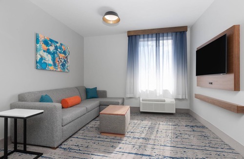 Eagle Pass Hotel | La Quinta Inn & Suites by Wyndham Eagle Pass