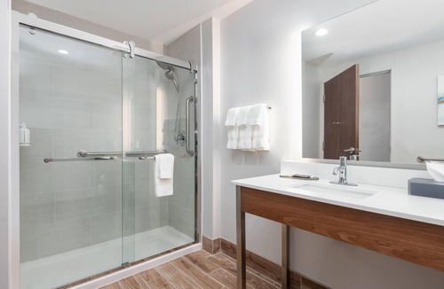Eagle Pass Hotel | La Quinta Inn & Suites by Wyndham Eagle Pass