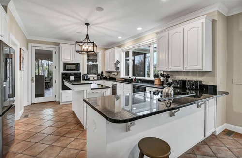 Irmo House | La Ventana Luxe Lake Retreat - Sleeps 16+