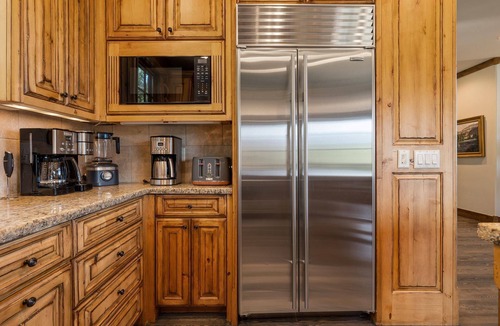 Victor Cabin | Ladyslipper Cabin at Bronze Buffalo Ranch