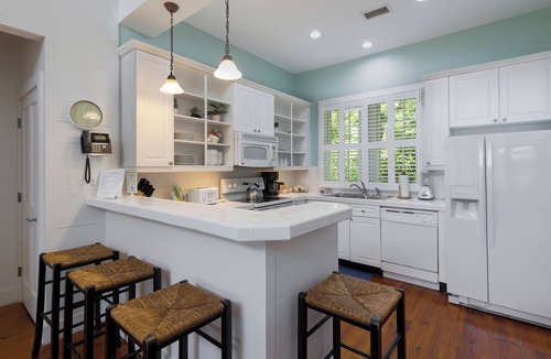 Charleston Cottage | Lagoon View w/shared pool Cottage - Min from Downtown!