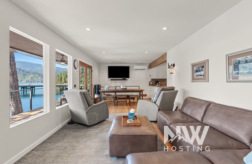 Coeur d'Alene House | Lake CDA: Soak, Paddle, Dock & Unwind