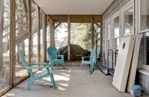 Shelby House | Lake Chillin’ at its finest!