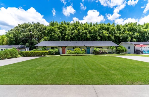 Mount Dora House | Lake Cottage Minutes from Downtown Mount Dora!