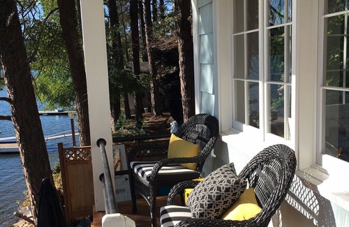 Newman Lake House | Lake Front Beach Cottage