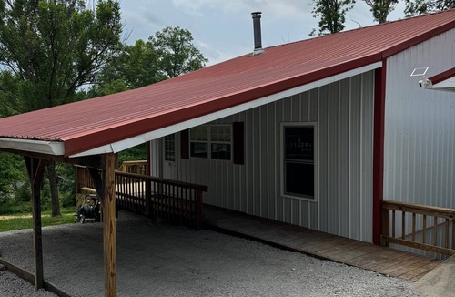 Se Ree House | Lake Front charming 2-bedroom house, at Rough River Lake.