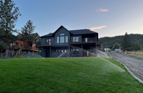 Helena House | Lake Front Lodge: Your ideal Montana getaway! Watercraft rental available!