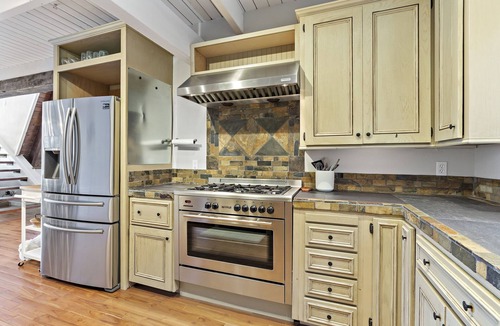 Clarksville Ski Chalet | Lake Front Oasis- Breathtaking Views- Hot Tub- Dock-8 Min to Town