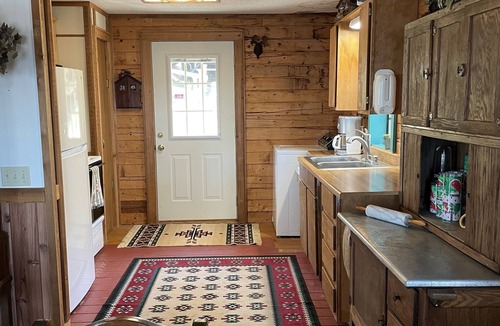 Avinger Cabin | Lake front