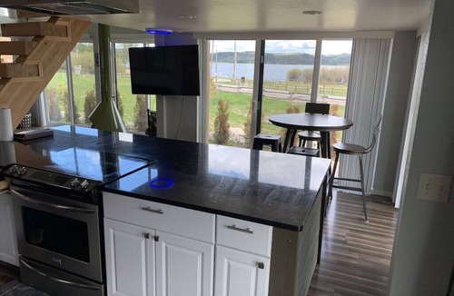 Georgetown House | Lake house getaway on Georgetown Lake.