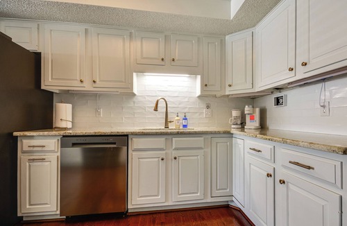 High Point House | Lake Living & Game Room! Group Escape 3 Mi to HPU