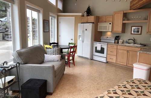 Polson Apartment | Lake Place Cottage on Flathead Lake