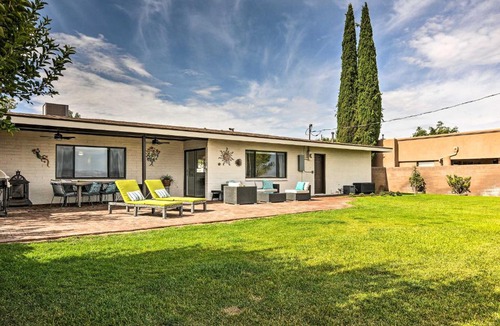 Page House | Lake Powell Views Mid-Century Home in Page
