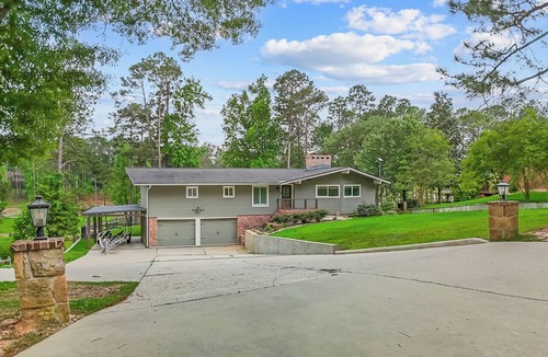 Brookeland House | Lake Sam Rayburn Lakefront Lodge - Sleeps 13!