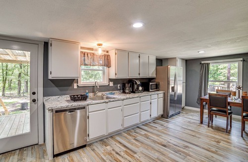 Wills Point House | Lake Tawakoni Basecamp: Covered Patio + Fire Pit!
