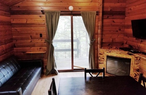 Gordonville Resort | Lake Texoma Camping Resort Cabin 6