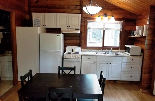 Gordonville Resort | Lake Texoma Camping Resort Cabin 6
