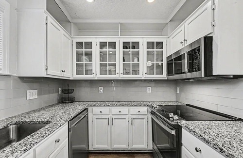 University Place Condo | Lake view 3-bedroom condo with AC near UNC in Charlotte. 5 minute walk to Lynx.
