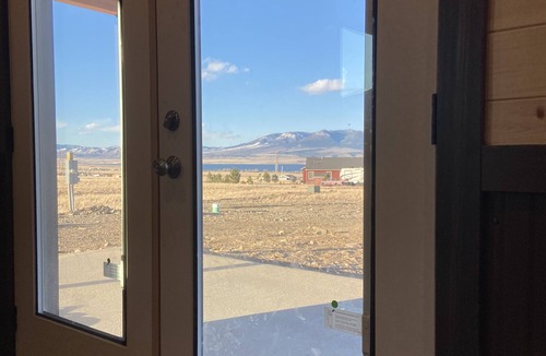 Broadwater County House | Lake view and nearby lake access