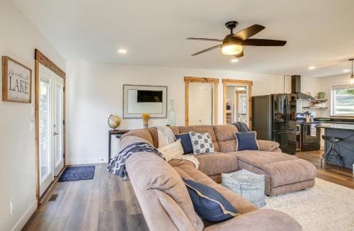 Hayden Lake Apartment | Lake-View Apt with Furnished Deck in Hayden!