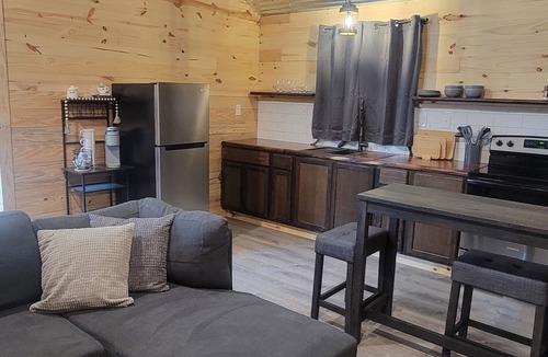 Laguna Park Cabin | Lake Whisper 124 Cozy 1-bedroom cabin in Laguna Park